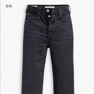 Levi’s Ribcage Straight Ankle Jeans in “Feelin’ Cagey” Black 27W x 29L